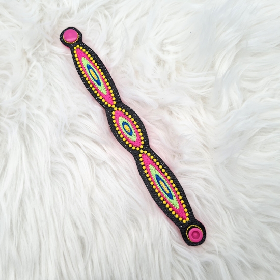 Preview: Armband in schwarz/neon, 21cm lang